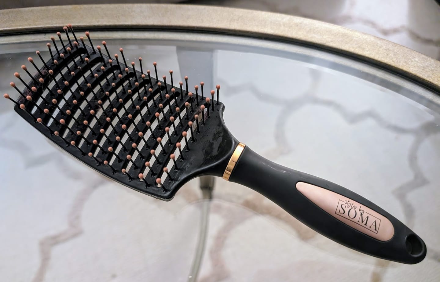 Customer photo review of Deluxe Detangle Brush