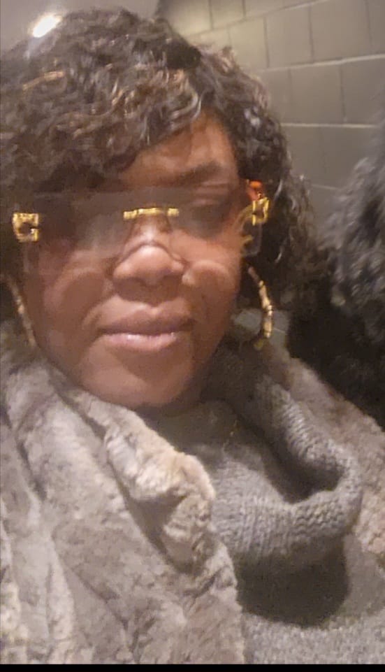 Customer photo review of Bobbi Boss 100% Human Hair Wig MH1228 WILMA