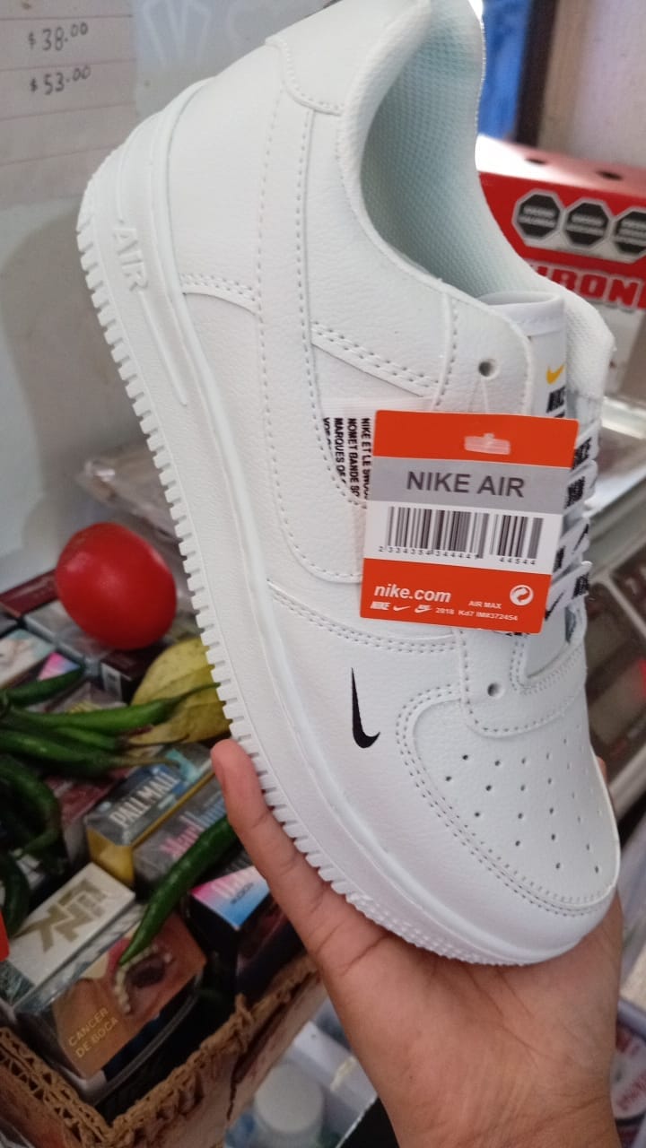 Customer photo review of Paq 6 Pares Tenis 275 Blanco Total 22/25.5