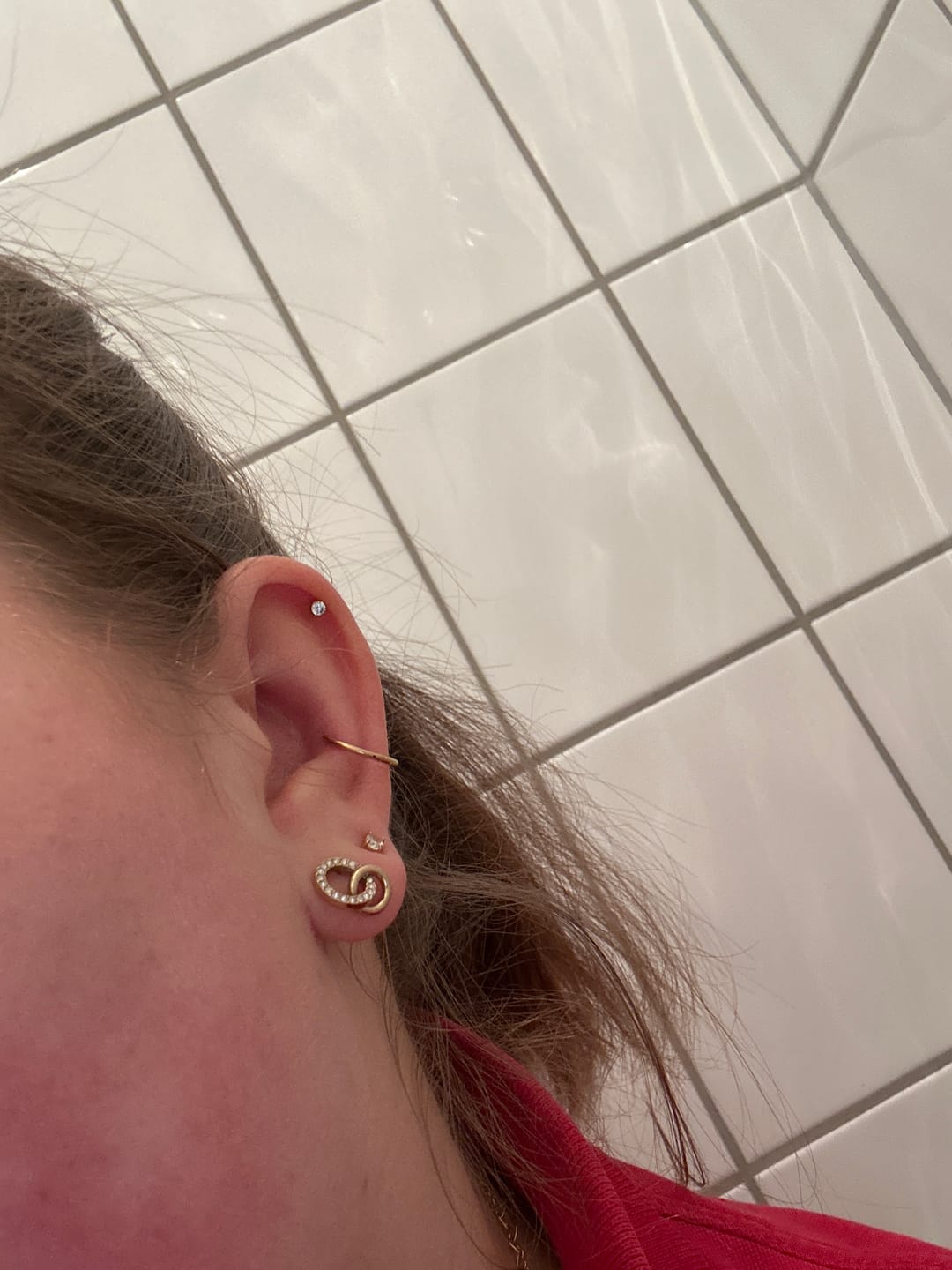 Customer photo review of Simple Pave Clicker Piercing 18K Vergoldet