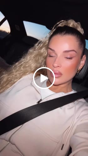 Customer video review of RIHANNA 55CM RIZADA