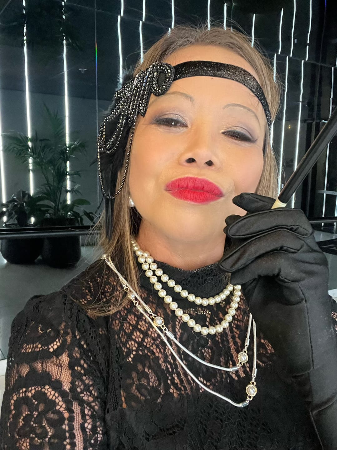 Customer photo review of 1920s Black Swirl Flapper Headpiece