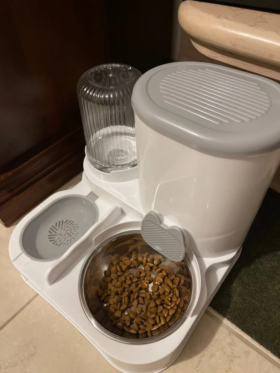 Customer photo review of Automatic Feeder and Drinker Bowl