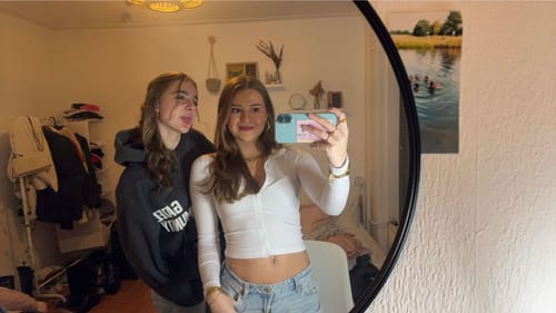 Customer photo review of GATED COMMUNITY HOODIE DARK GREY