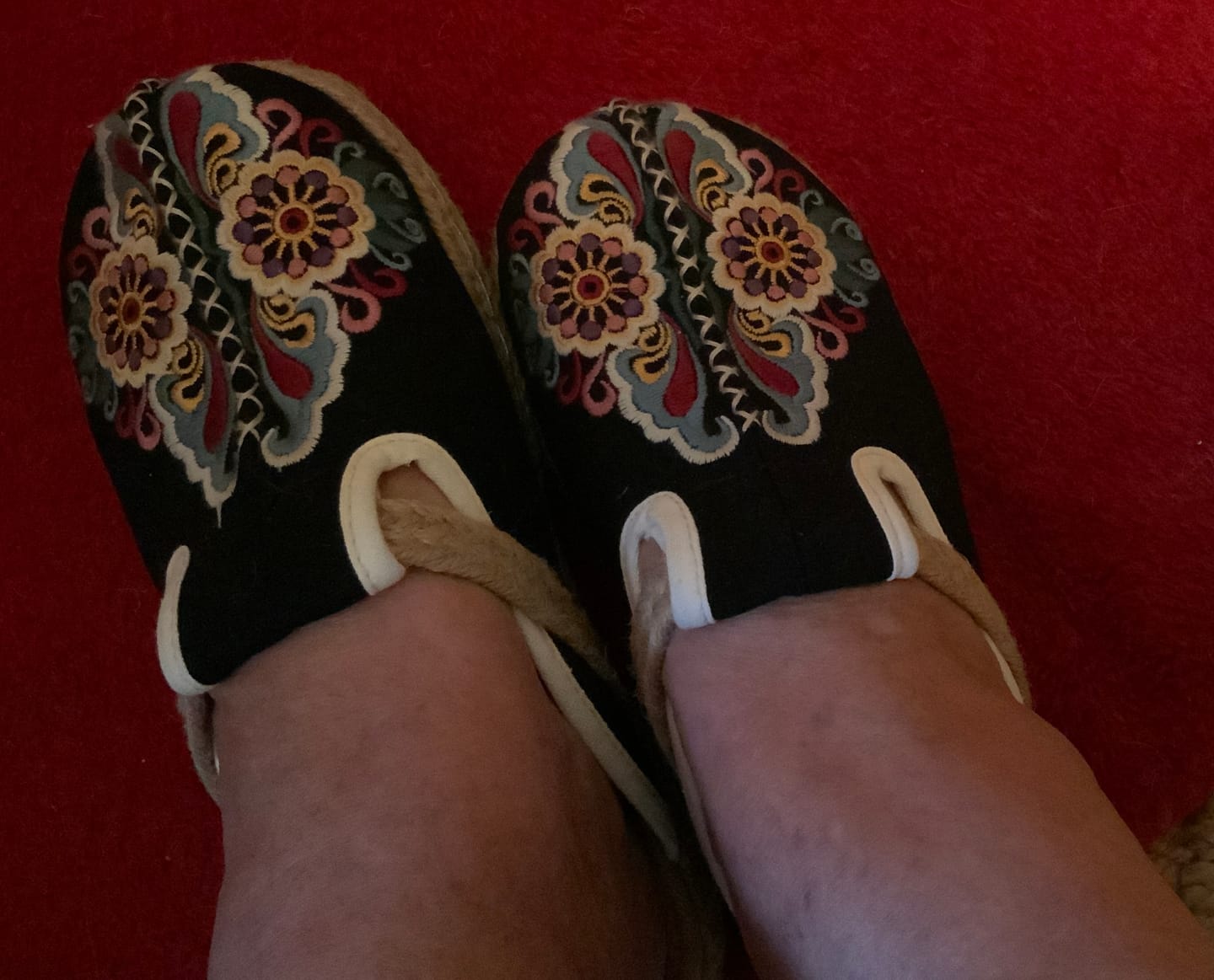 Customer photo review of Women Retro Embroidered Casual Floral Shoes