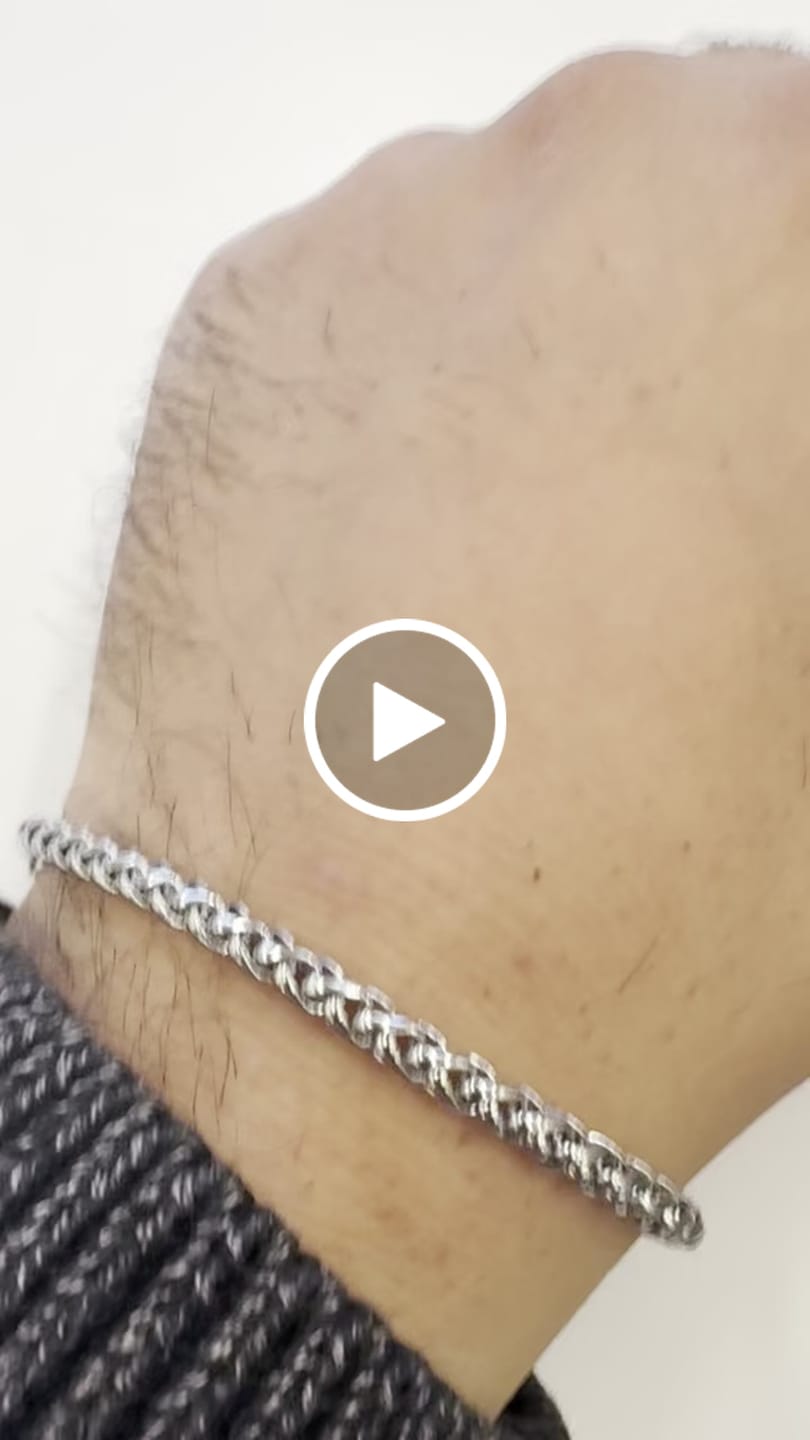 Customer video review of 4mm Wheat Chain Bracelet