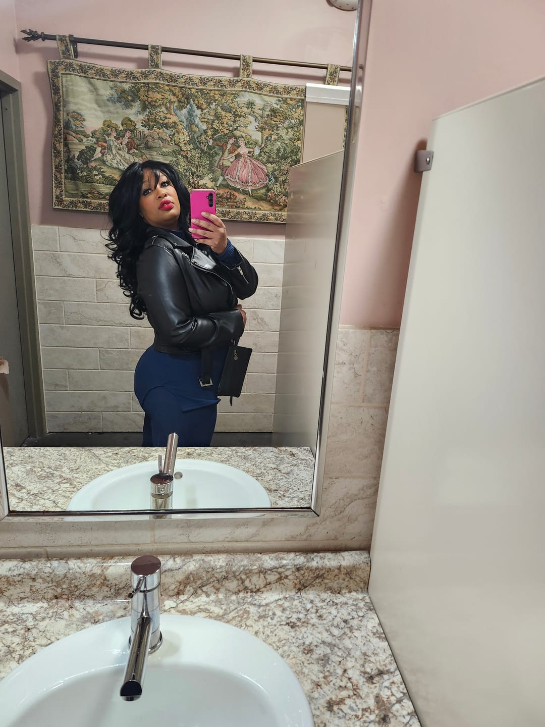 Customer photo review of Outre Melted Hairline Glueless HD Lace Front Wig - MANDISA - Pre-Styled Bangs