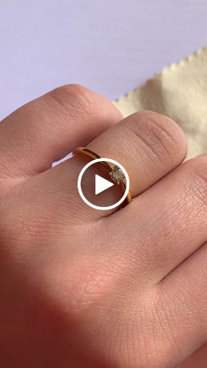 Customer video review of Anillo Circonita Solitaria