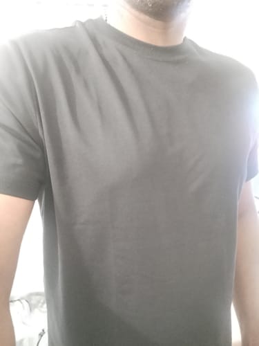 Customer photo review of Das Tech-T-Shirt – Schwarz