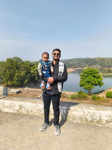 Customer photo review of Captain | Matt Black Polarized Wayfarer Sunglasses - PMG3980