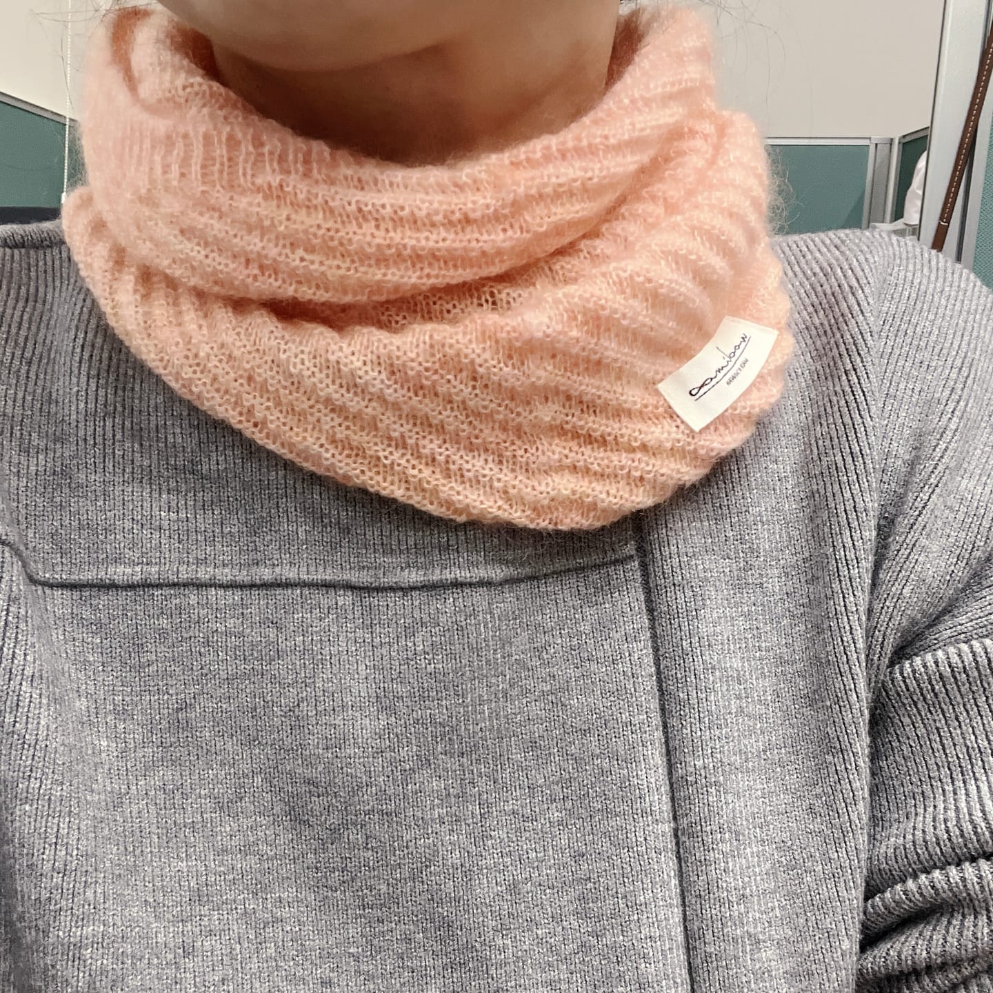 Customer photo review of Apricity Mohair Merino neck warmer 脖圍 （珊瑚）