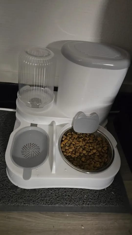 Customer photo review of Automatic Feeder and Drinker Bowl