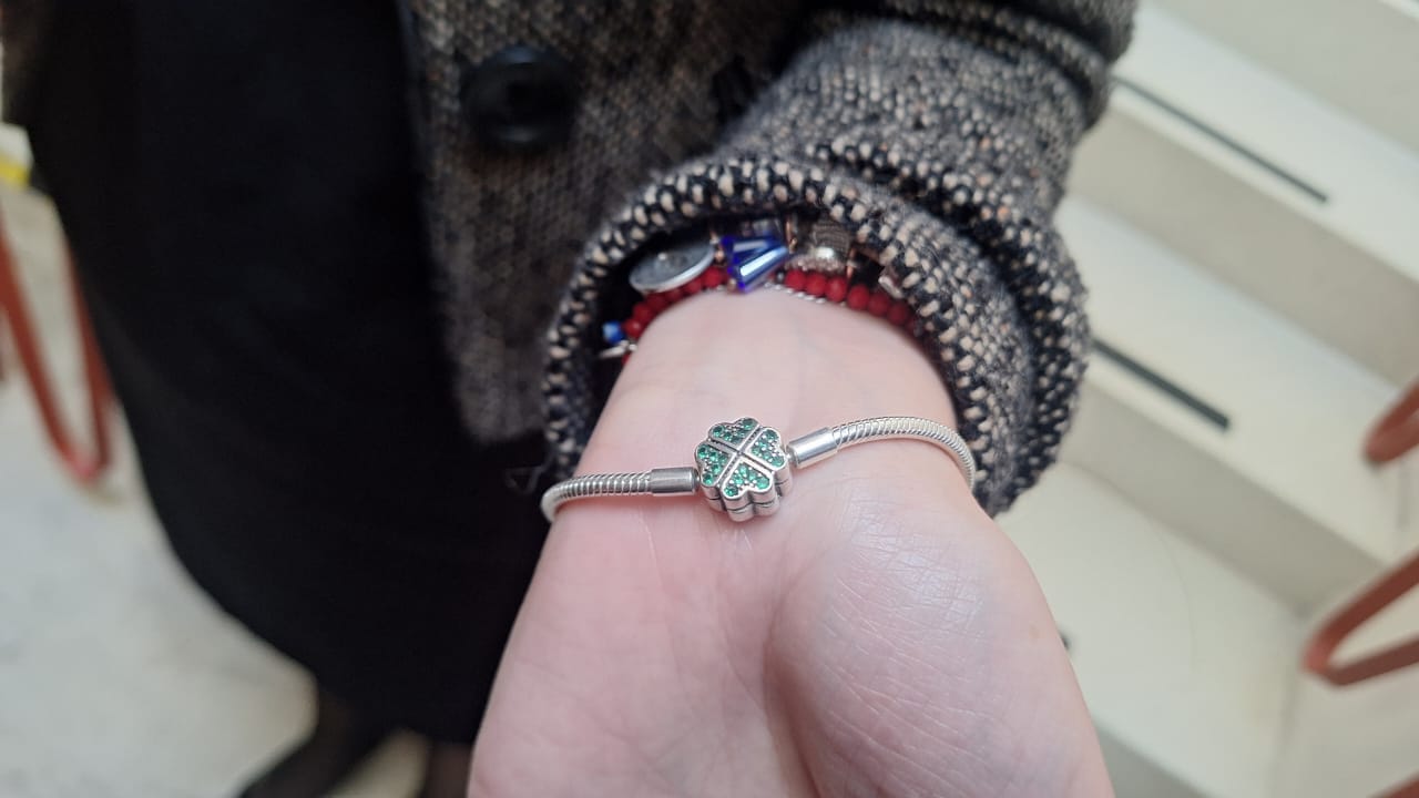 Customer photo review of Pulsera Trebol de la Buena Suerte