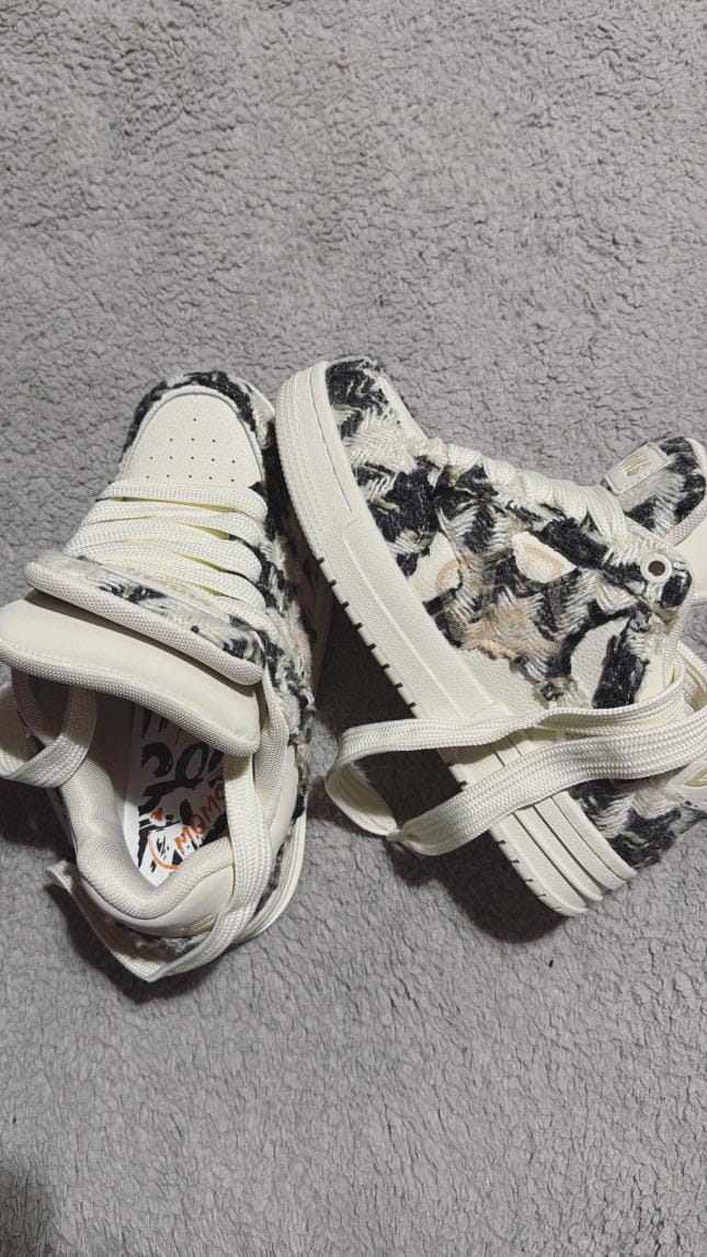 Customer photo review of Wolf Double Tongue Sneakers