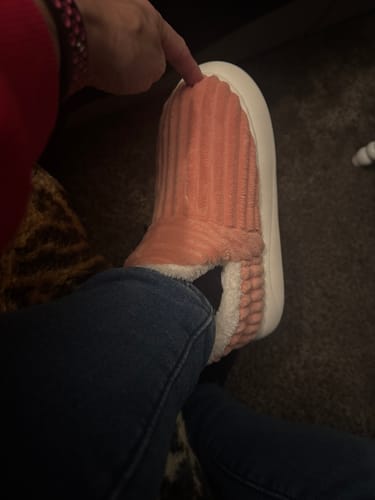 Customer photo review of HappyFlops Cozy