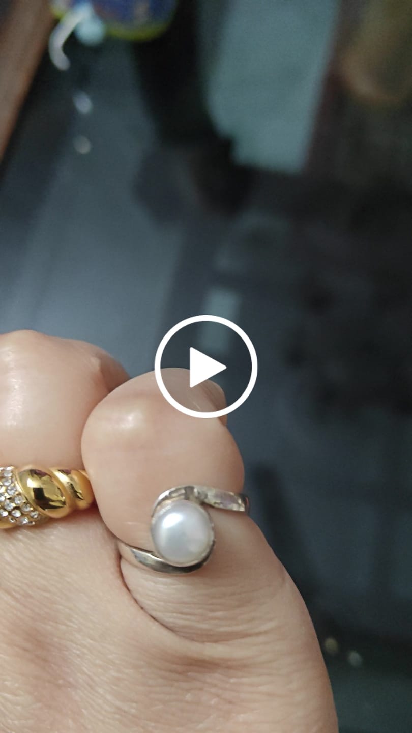 Customer video review of Zirconia Croissant Gold Ring