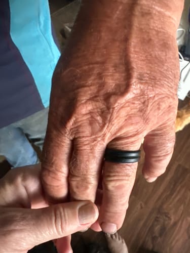 Customer photo review of The Royal Black - Silicone Ring