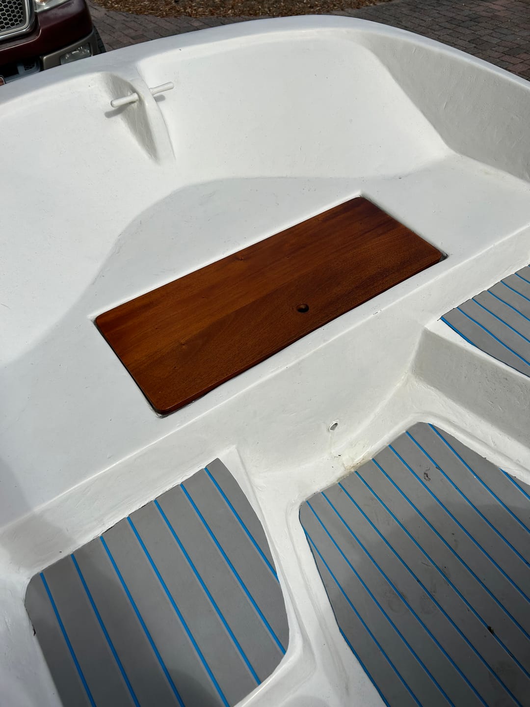 Customer photo review of Boston Whaler Classic Pre 1976 16'/17' Bow Hatch Cover