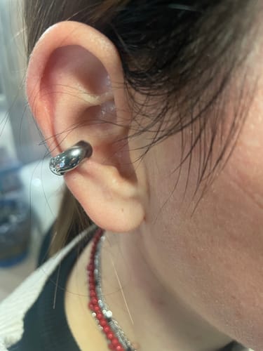 Customer photo review of Earcuff "Sguardo Sfuggente"