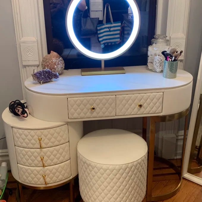 Customer photo review of Acodaiuy Vanity Desk | Makeup Vanity Desk White Vanity Table Dressing Table with Drawers Vanity Desk with Mirror & with Lights Makeup Table for Bedroom Bathroom - White