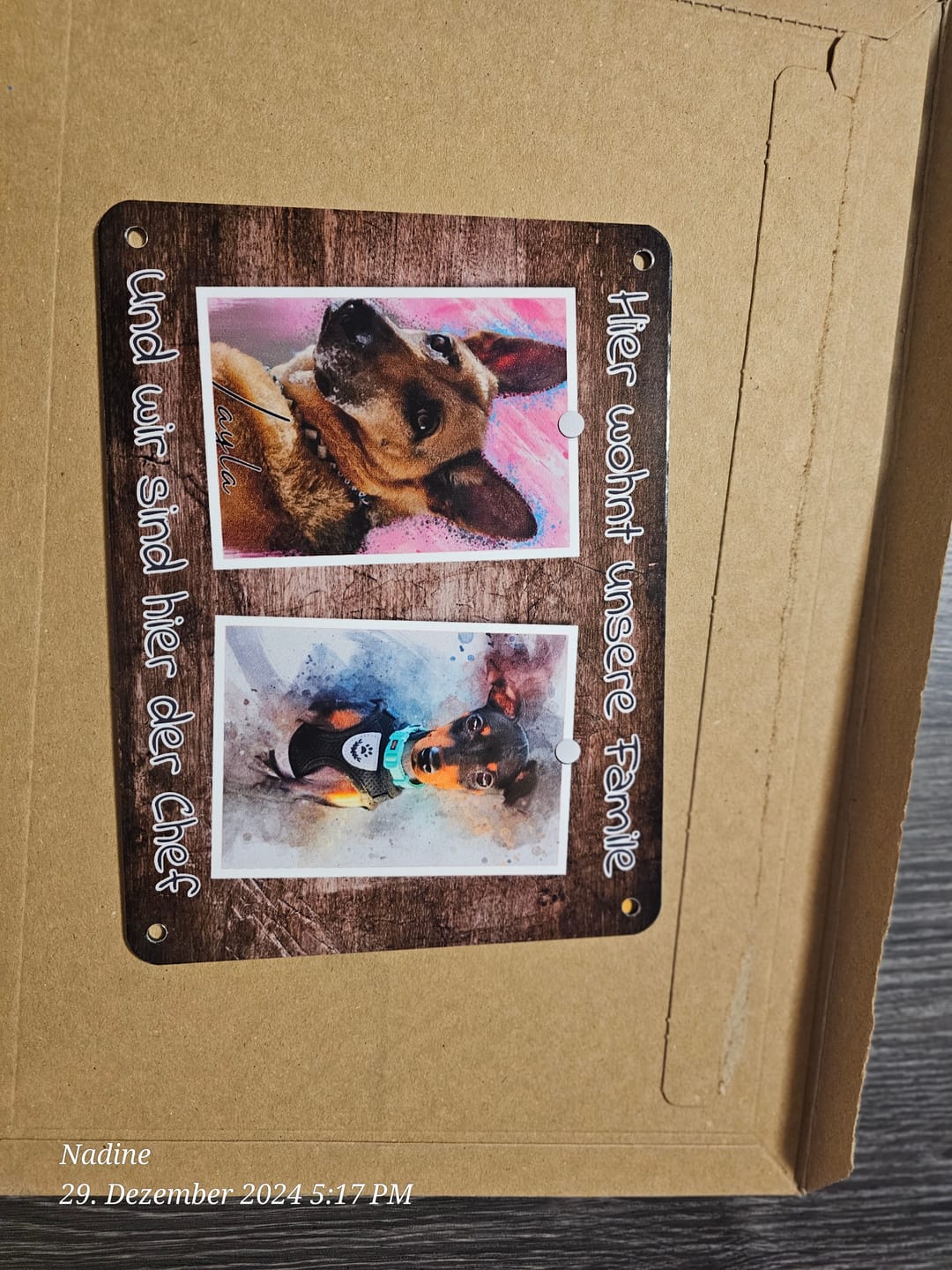 Customer photo review of Hunde-Türschild personalisiert mit Foto & Text (UV- und wetterfest)