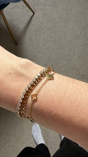 Customer photo review of Multi Clover Bracelet