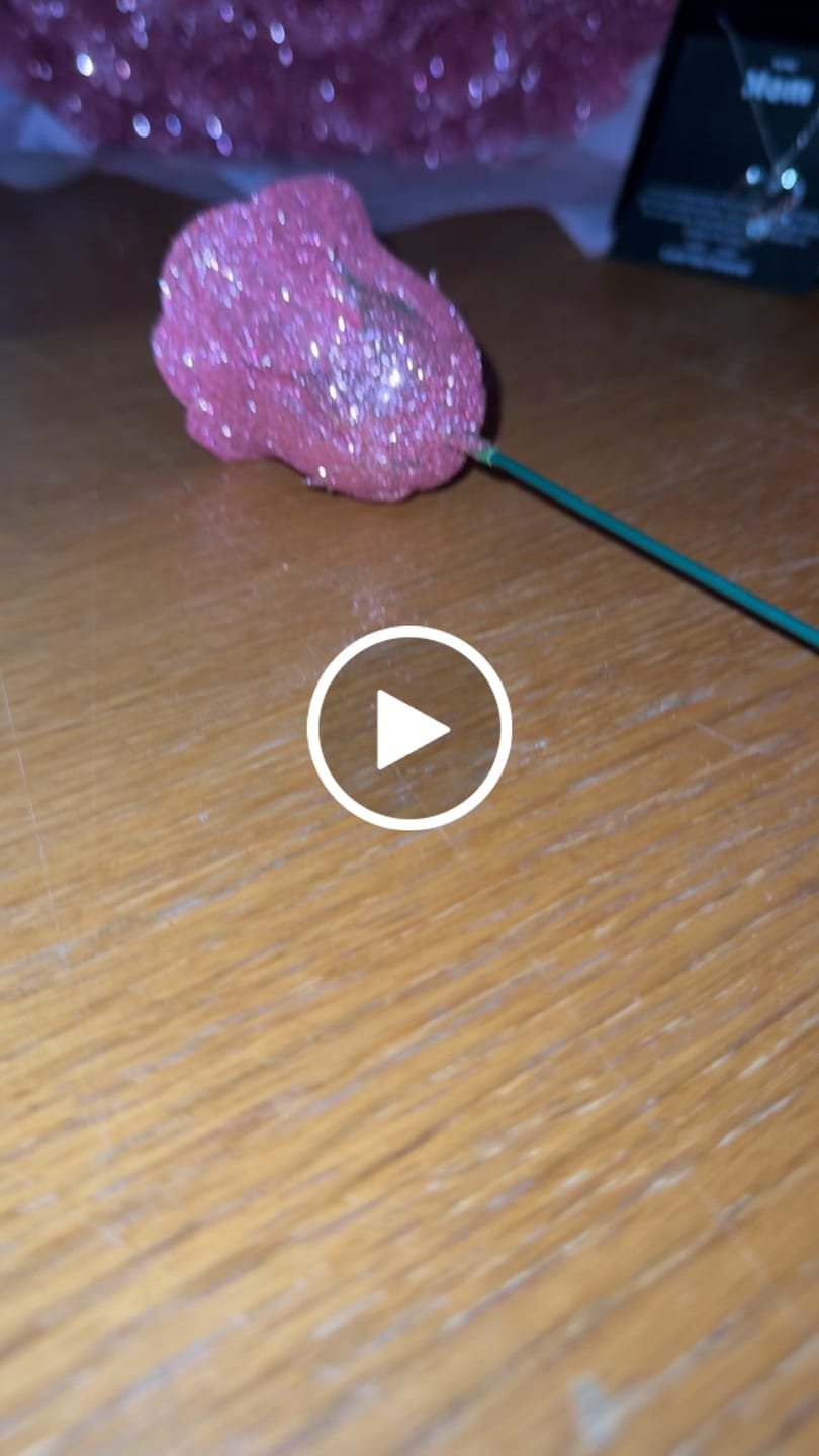 Customer video review of Glitter Rose Bouquet