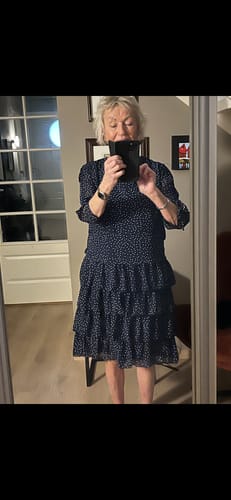 Customer photo review of Elegant kjole i lag med polka-prikker