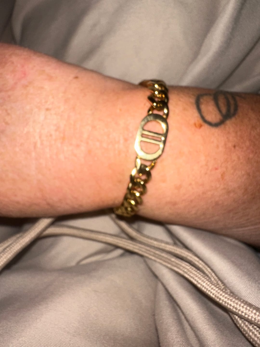 Customer photo review of Prestige Armband | 18K vergoldet