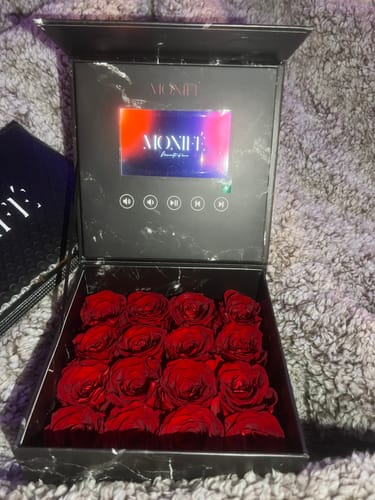 Customer photo review of Lyxig Gratitude box - Evighetsrosor - Djupets Marmor