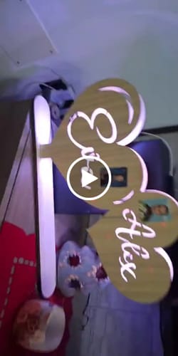 Customer video review of Lampada Cuori Personalizzata Con Nomi Famiglia o Coppia