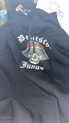 Customer photo review of Deutsche Jungs  Premium Hoodie