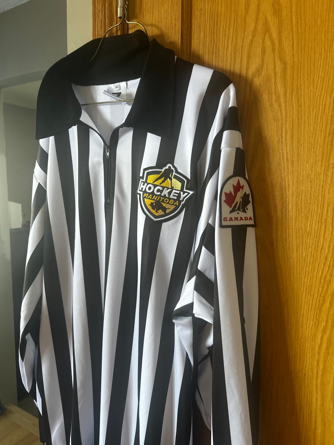 Customer photo review of ZL1 HOCKEY REFEREE JERSEY WITH SNAPS - LINESMAN