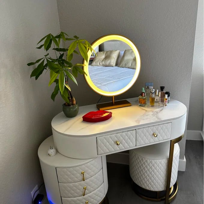Customer photo review of Acodaiuy Vanity Desk | Makeup Vanity Desk White Vanity Table Dressing Table with Drawers Vanity Desk with Mirror & with Lights Makeup Table for Bedroom Bathroom - White