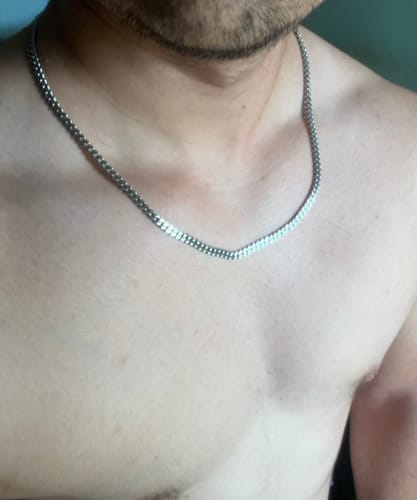 Reseña con foto de un cliente sobre Cadena Miami Cuban 5mm