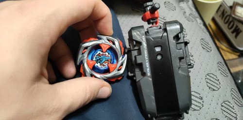 Customer photo review of [Pre-Order] Takara Tomy Beyblade X UX-11 Impact Drake 9-60LR Starter