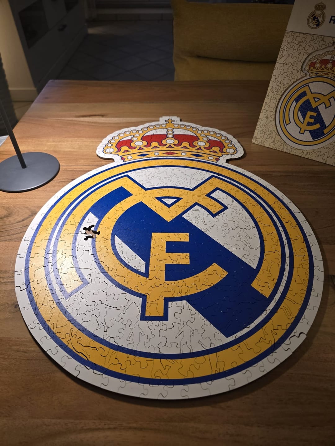 Customer photo review of Real Madrid CF® Logo - Holzpuzzle