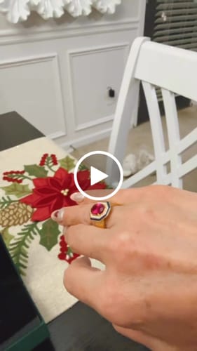 Customer video review of Minimalist Bezel Gemstone Necklace