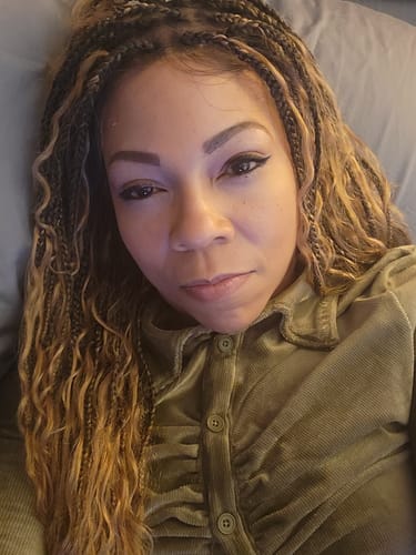 Customer photo review of Glueless 16"-24" Pre Cut HD Full Elastic Lace Lightweight Ready-To-Go Boho Box Braided Wig with Human Hair Boho Curls