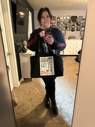 Customer photo review of PRE-ORDER - Beetlejuice Beetlejuice™ Ghost with the Most Tote Bag