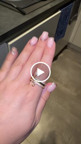Customer video review of DREIREIHIGER „LOVE, SMILE, Happiness “ RING MIT SICHERHEITSNADEL