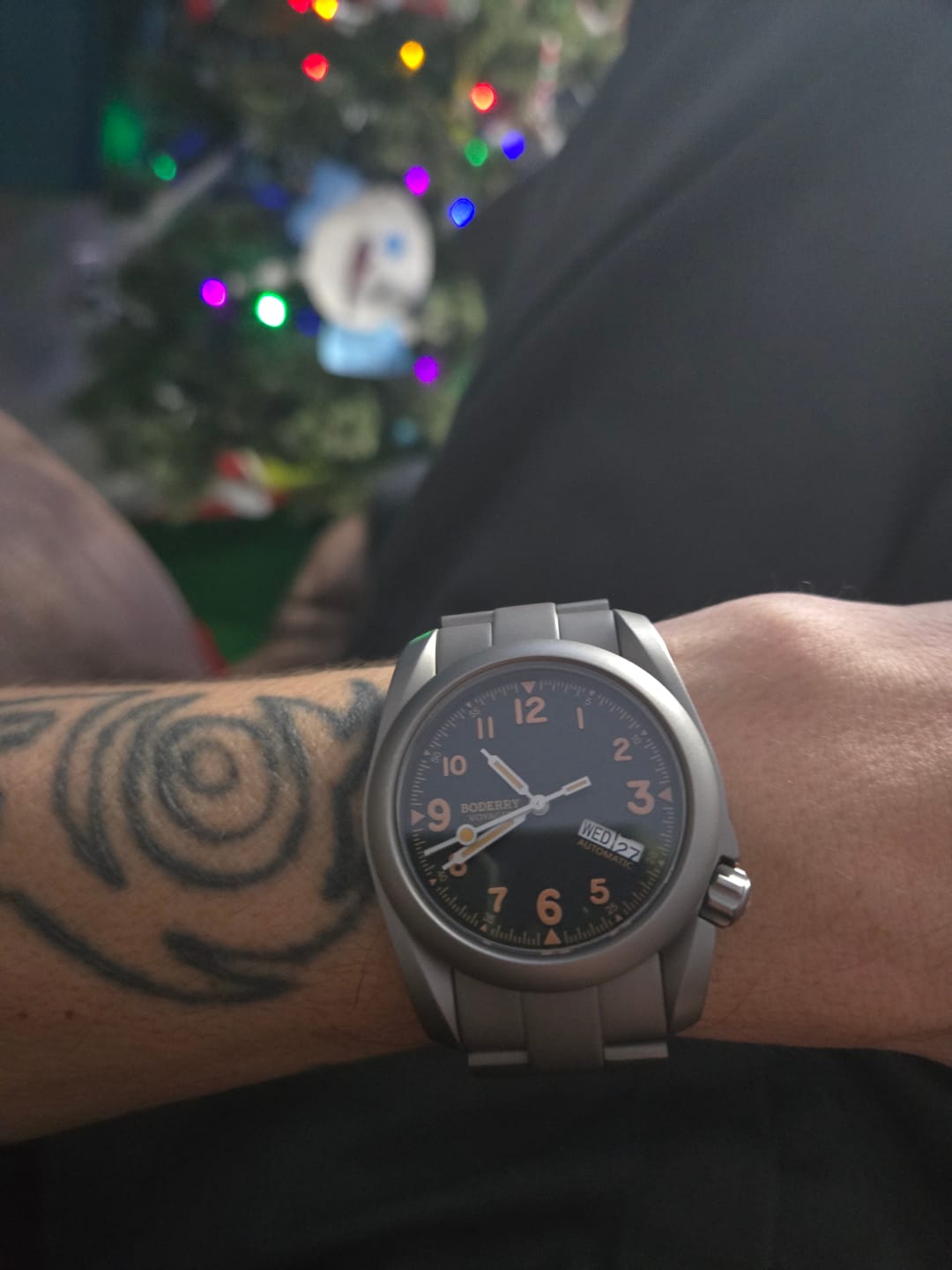 Customer photo review of VOYAGER - 100M Waterproof Titanium Automatic Field Watch | Volcanic Gray-bracelet