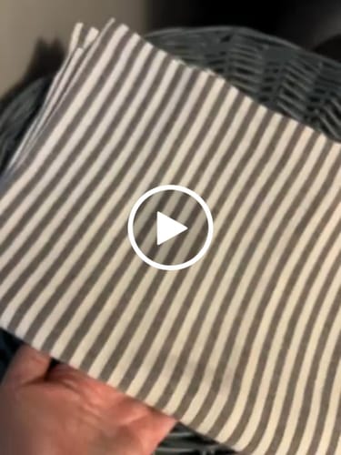 Customer video review of Striped Serenity Keten Yastık Kılıfı 2'li Set Antrasit