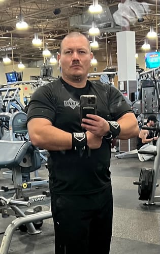 Customer photo review of Personal Record Heavy Duty Premium Wrist Wraps - PR901 - Black/White