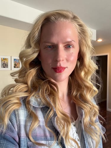 Customer photo review of Weightless Shampoo & Conditioner Subscription