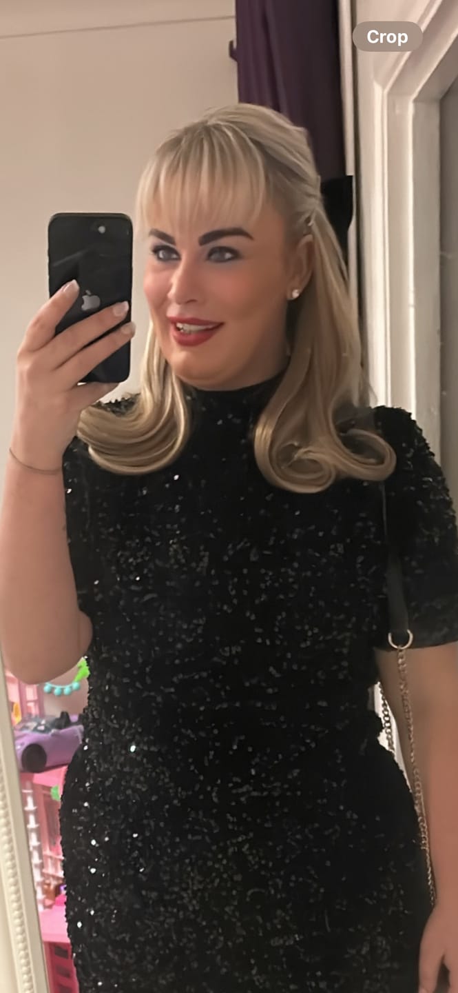 Customer photo review of Stranded 16" One Piece Flicky Clip-in Hair Extension #10/613 Camelia