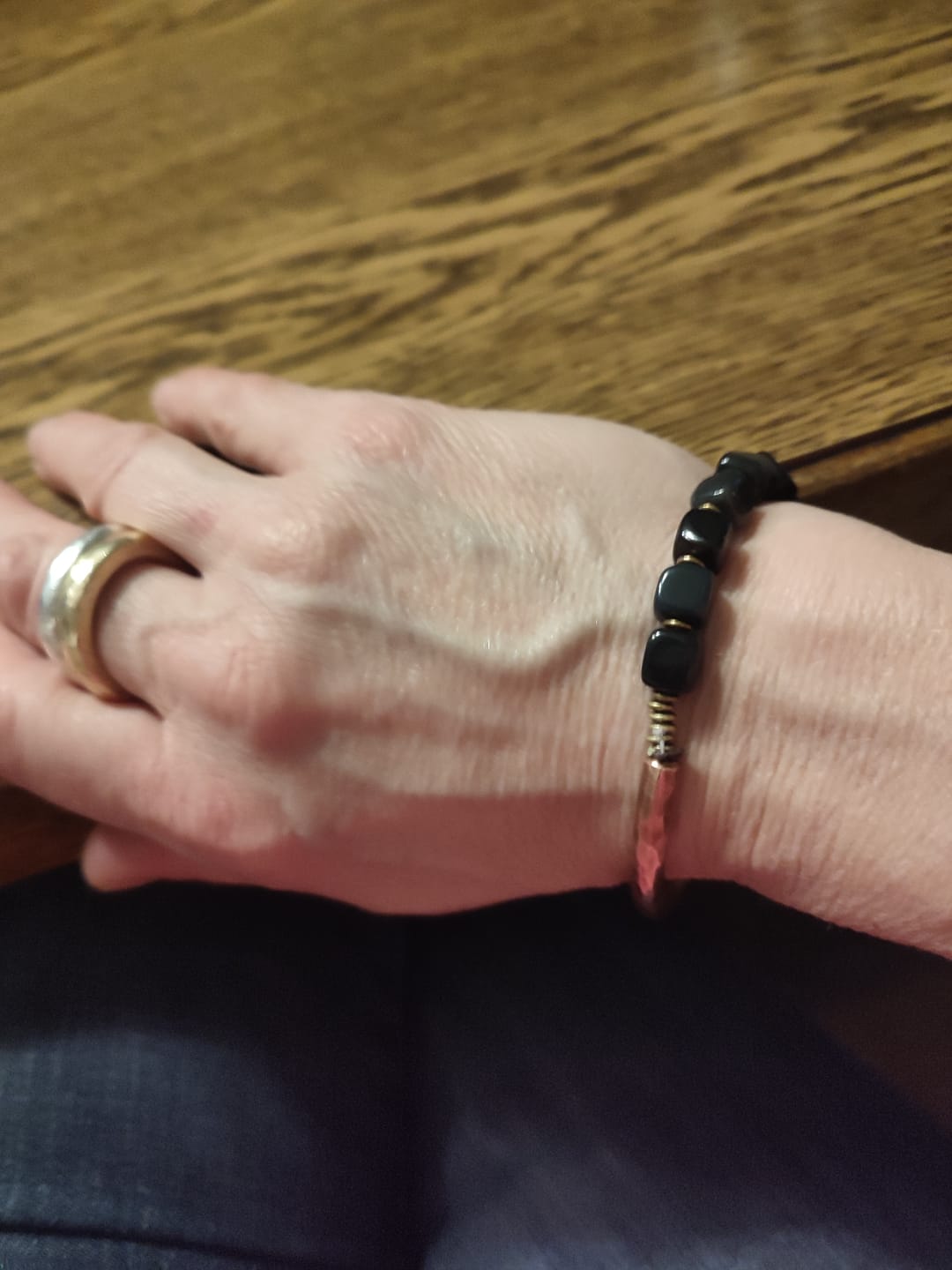 Customer photo review of Obsidian Schutz - Armband