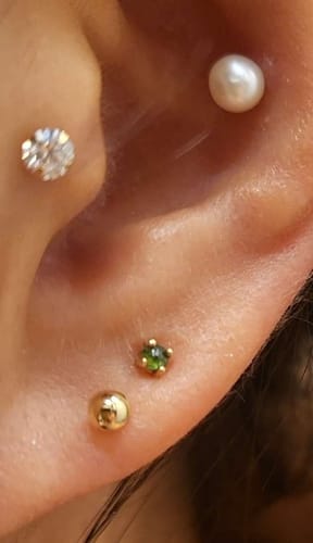 Customer photo review of 14K Gold Ball Cartilage Earring 2mm/2.5mm/3mm/4mm/5mm/6mm 20g