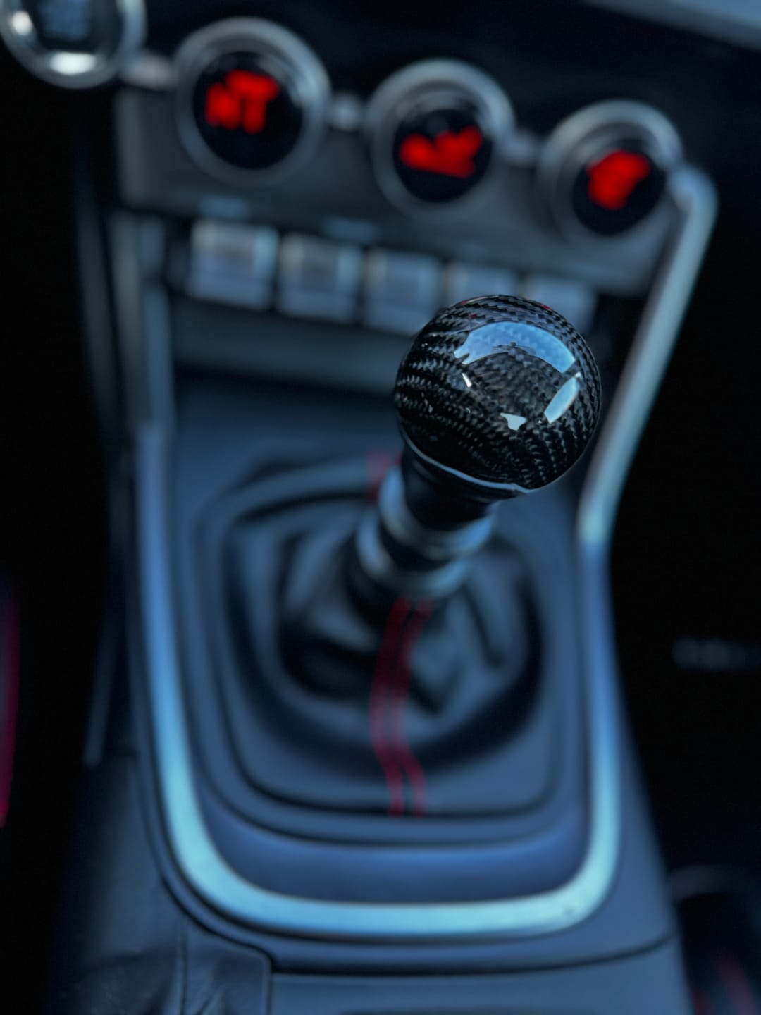 Customer photo review of Weighted Black Carbon Fiber Shift Knobs