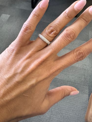 Customer photo review of Anillo Clásico Grueso